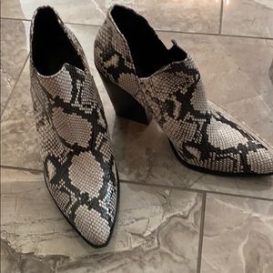 Naturalizer snake boots
